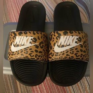 Ladies Nike slides in excellent condition